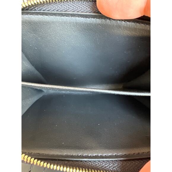 Louis Vuitton Coussin Lou Wallet Monogram Embossed Lambskin 54123 - Picture 7 of 9